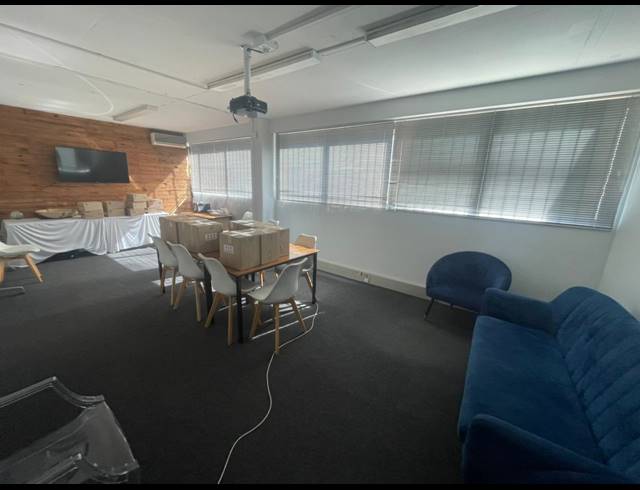 589M² WAREHOUSE TO LET IN RIVERHORSE VALLEY